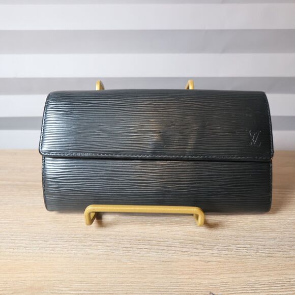 Auth Louis Vuitton Wallet Epi Leather Black LV Bifold Large Snap Button Closure - Picture 1 of 16